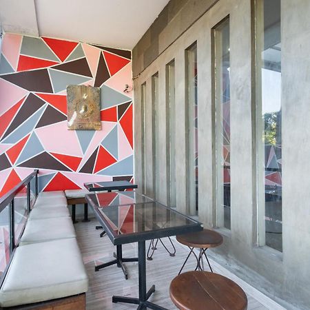 Super Oyo Flagship 91863 Metro House Hotel Surabaya Ngoại thất bức ảnh
