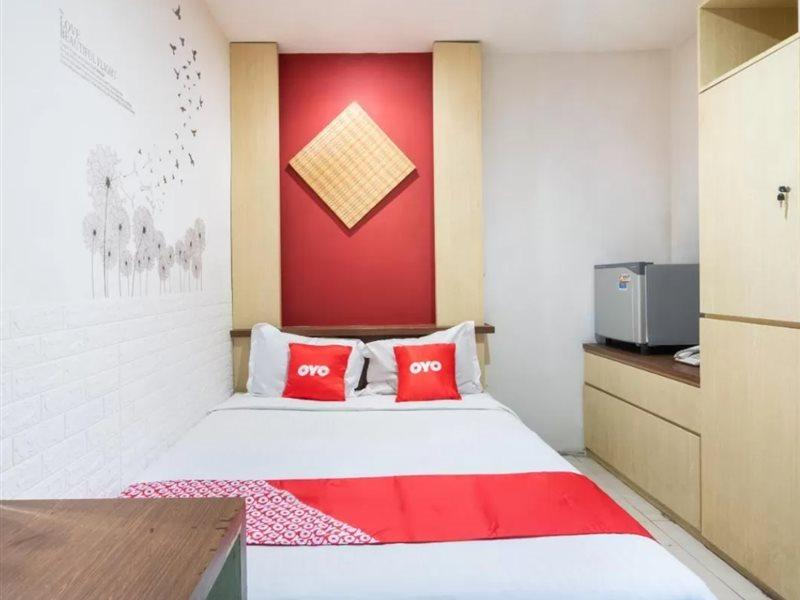 Super Oyo Flagship 91863 Metro House Hotel Surabaya Ngoại thất bức ảnh