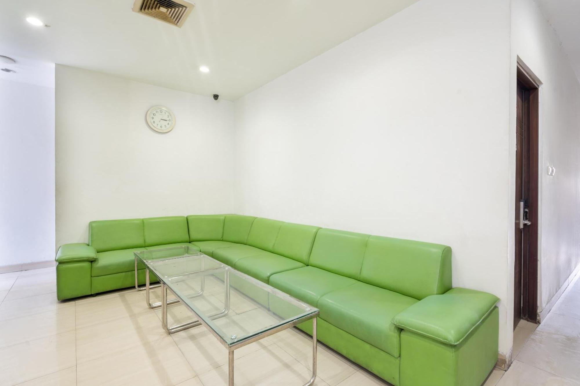 Super Oyo Flagship 91863 Metro House Hotel Surabaya Ngoại thất bức ảnh