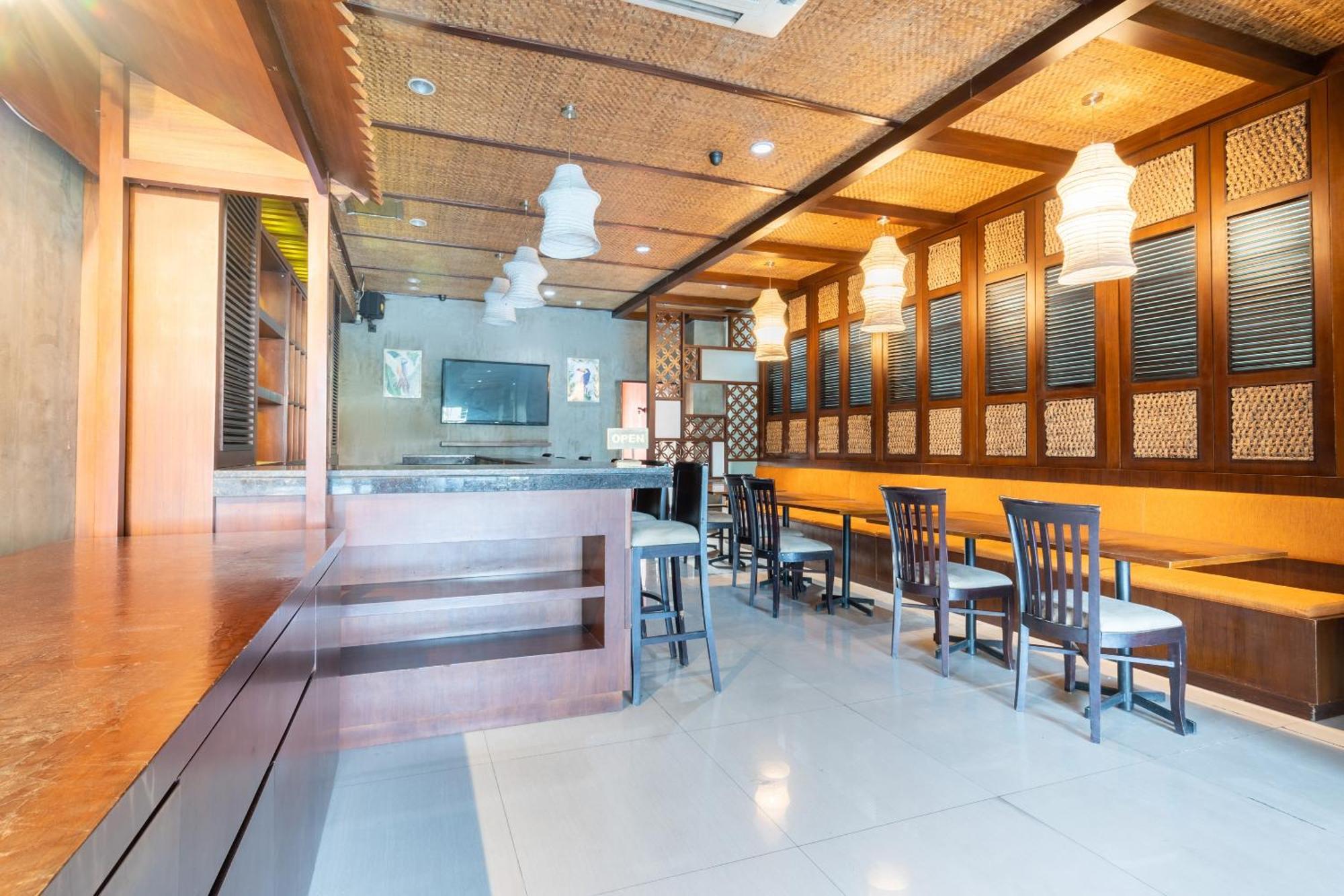 Super Oyo Flagship 91863 Metro House Hotel Surabaya Ngoại thất bức ảnh