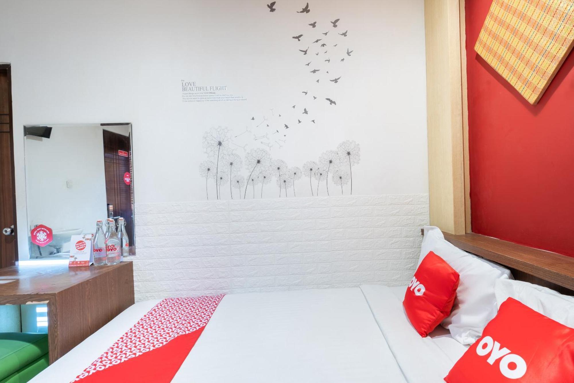 Super Oyo Flagship 91863 Metro House Hotel Surabaya Ngoại thất bức ảnh