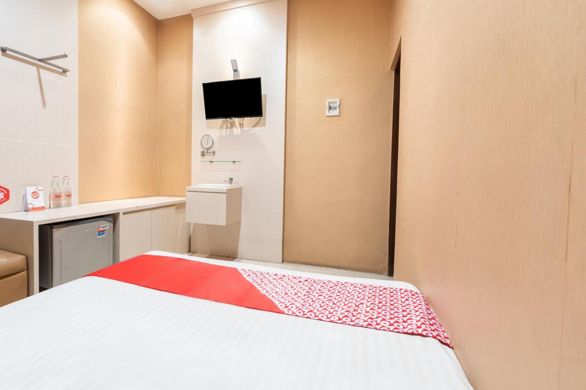 Super Oyo Flagship 91863 Metro House Hotel Surabaya Ngoại thất bức ảnh