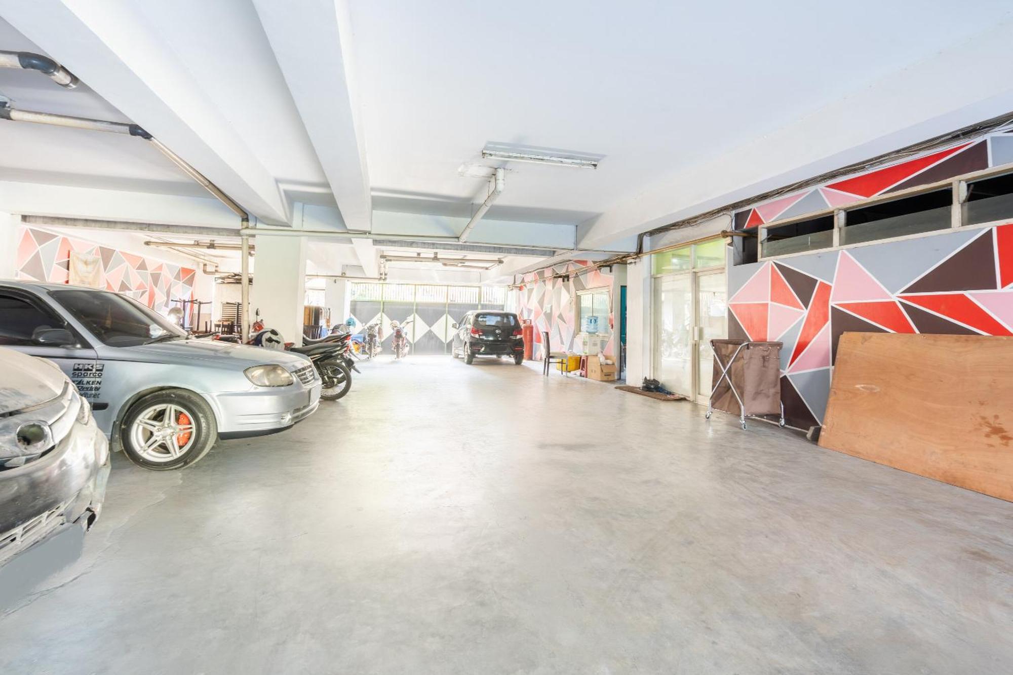 Super Oyo Flagship 91863 Metro House Hotel Surabaya Ngoại thất bức ảnh