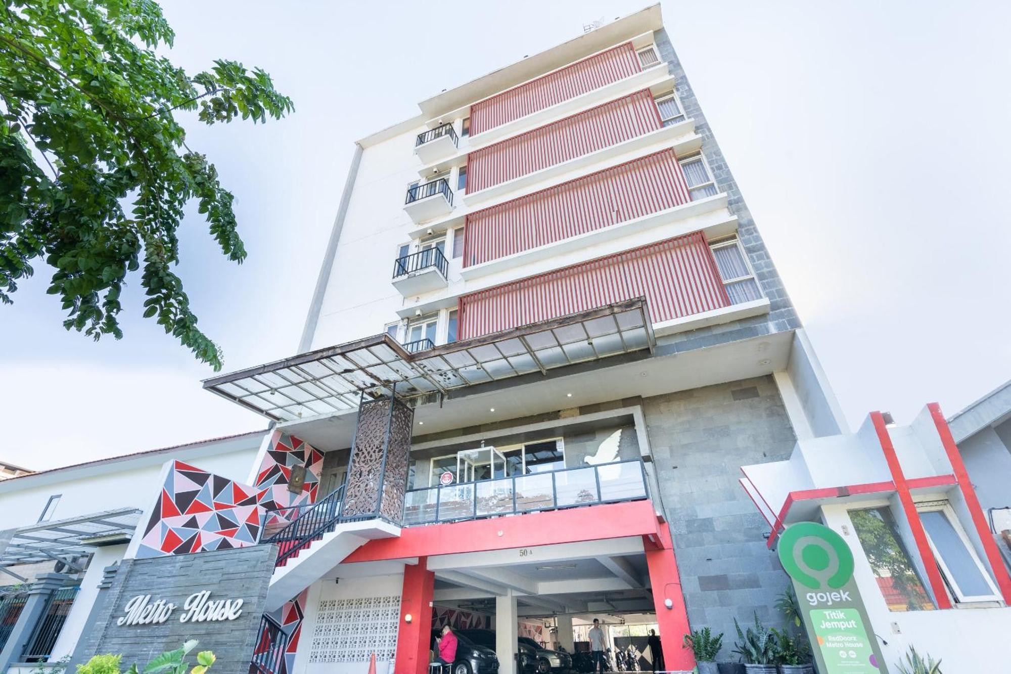 Super Oyo Flagship 91863 Metro House Hotel Surabaya Ngoại thất bức ảnh